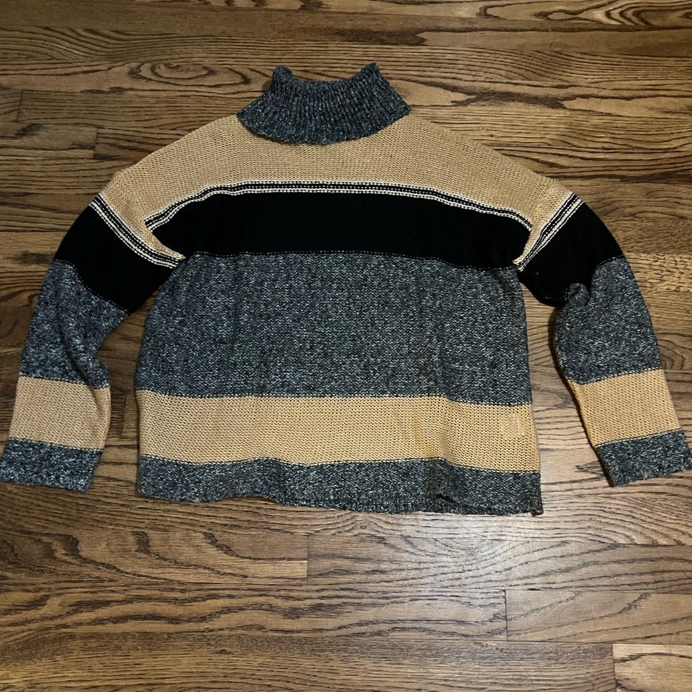 Women's Black and Tan Sweater